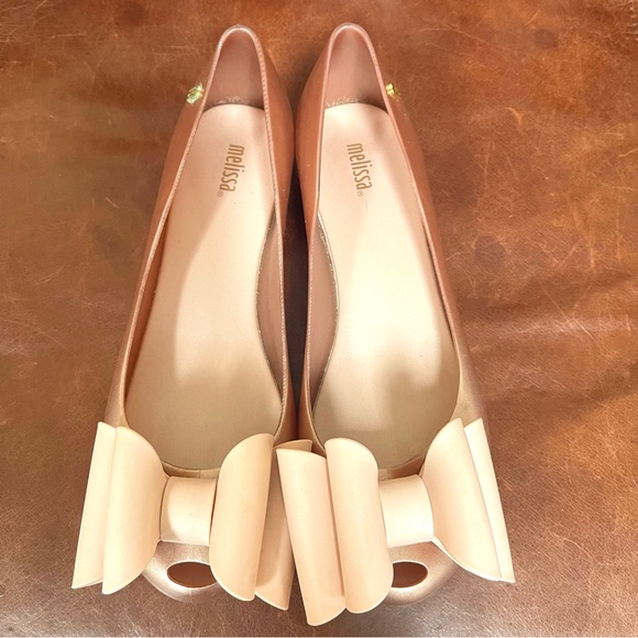 Metallic Blush Pink & Rose Gold Dusted Jelly Wedge Flats With Bow Design Detail - Picture 4 of 10